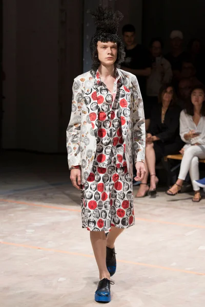 Look 17